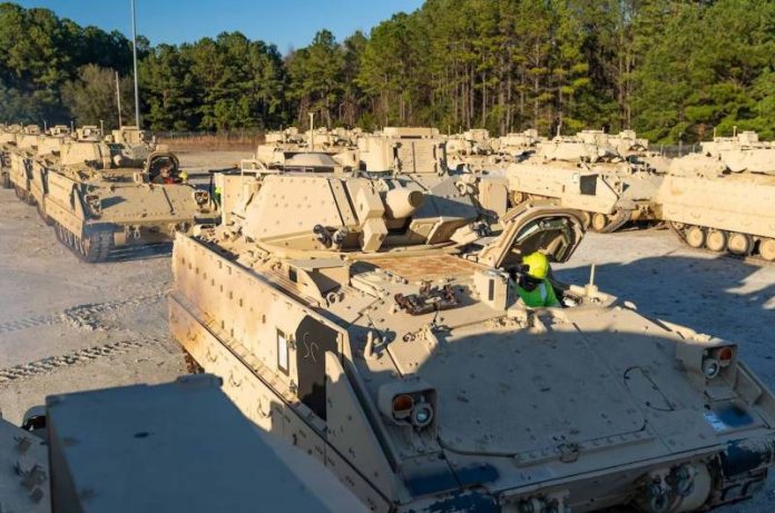 В Німеччині завершили навчання на БМП Bradley понад 600 військовослужбовців ЗСУ