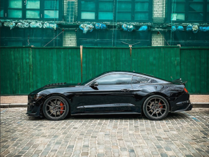 Найпотужніший в Україні Ford Mustang "тусується" в центрі Києва