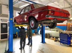 Вінтажний Mercedes знайдено в Дніпрі
