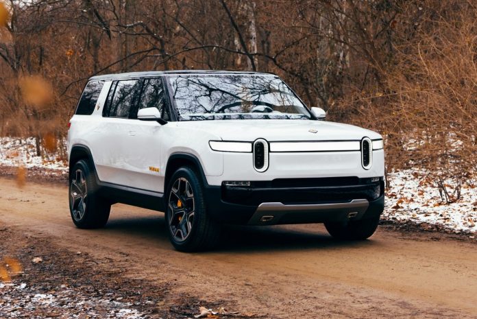 Rivian R1S оновлять