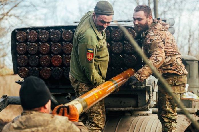 Пакистан планує відправити в Україну партію гранатометів та танків Т-80УД