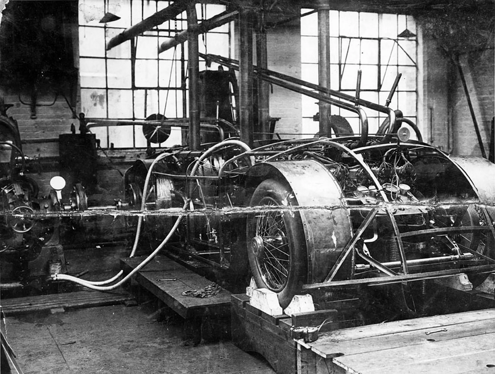 Збираються відновити перший автомобіль, який у 1927 році розігнався до 300 км/год