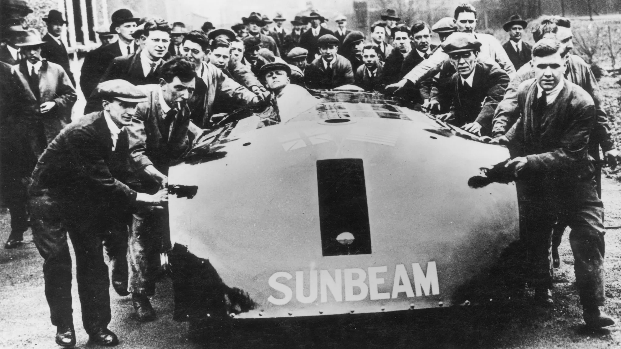 Збираються відновити перший автомобіль, який у 1927 році розігнався до 300 км/год