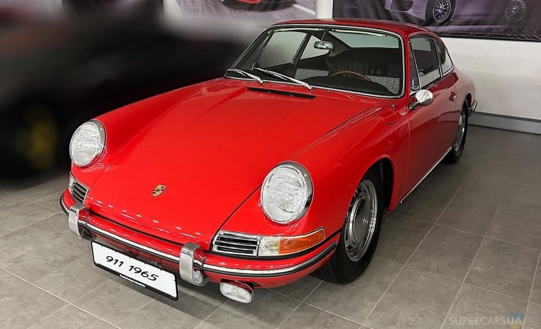 В Дніпрі перебуває ексклюзивна автоколекція з Porsche, Ferrari та BMW