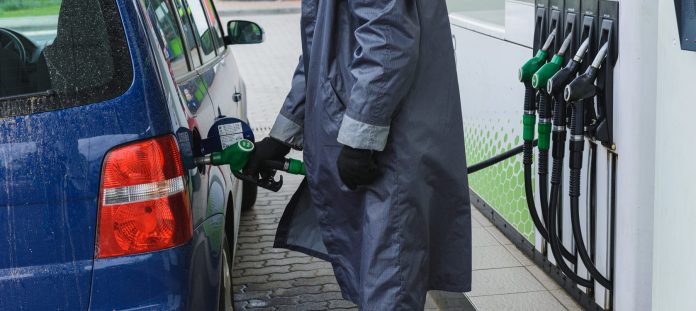 Причини здешевлення автомобільного палива та газу в Україні
