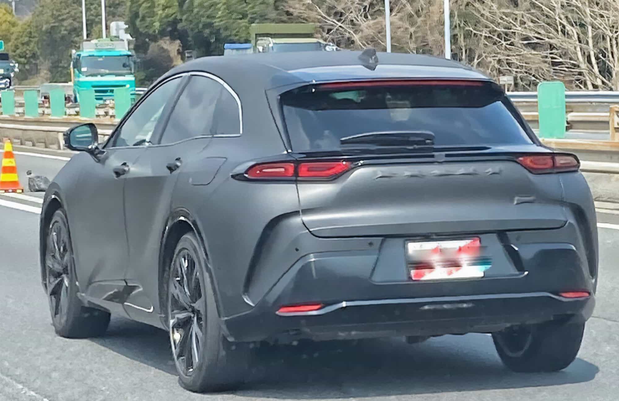 Toyota Crown Sport