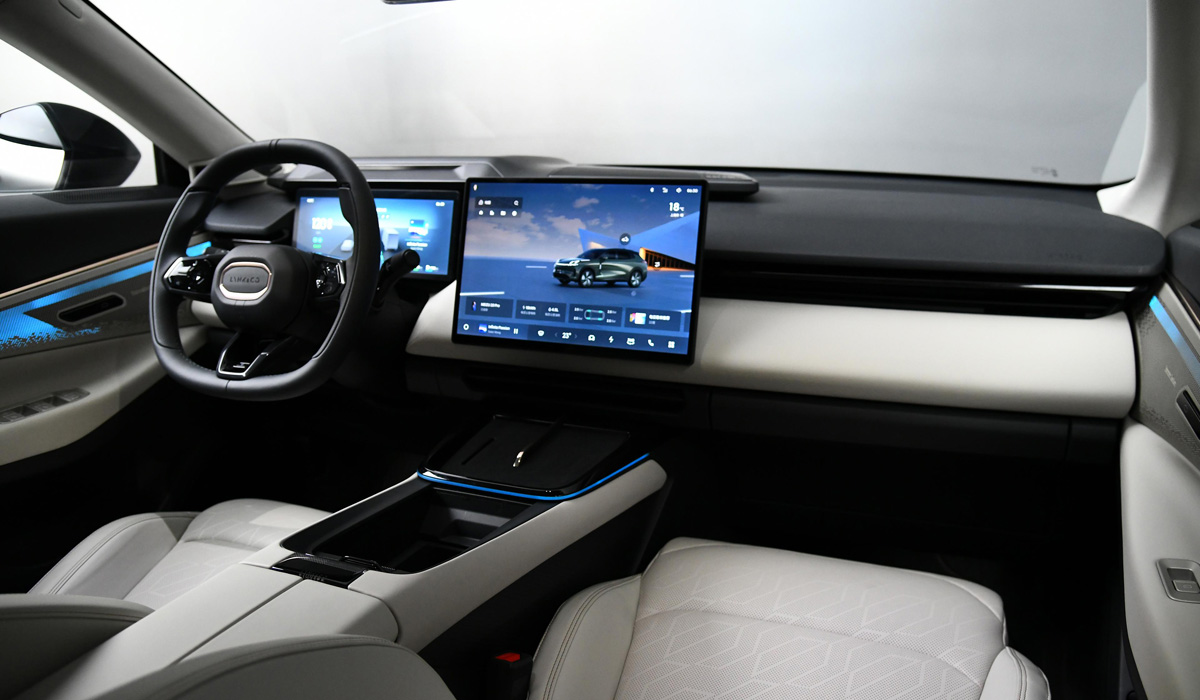 Lynk&Co 08