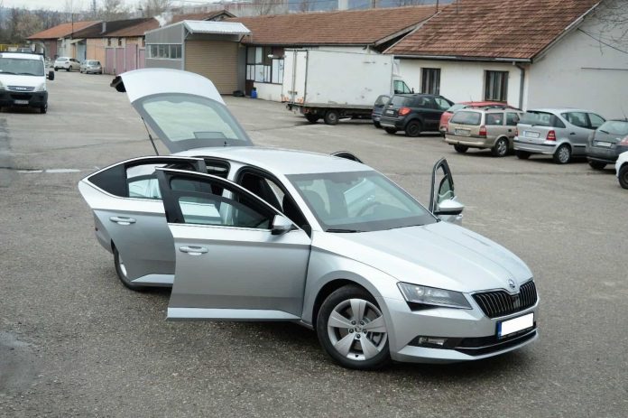 Знайдено універсал Skoda, який коштує стільки ж, як і Mercedes S-Class