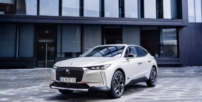 На українському авторинку з'явився довгоочікуваний преміальний купе-кросовер DS 4