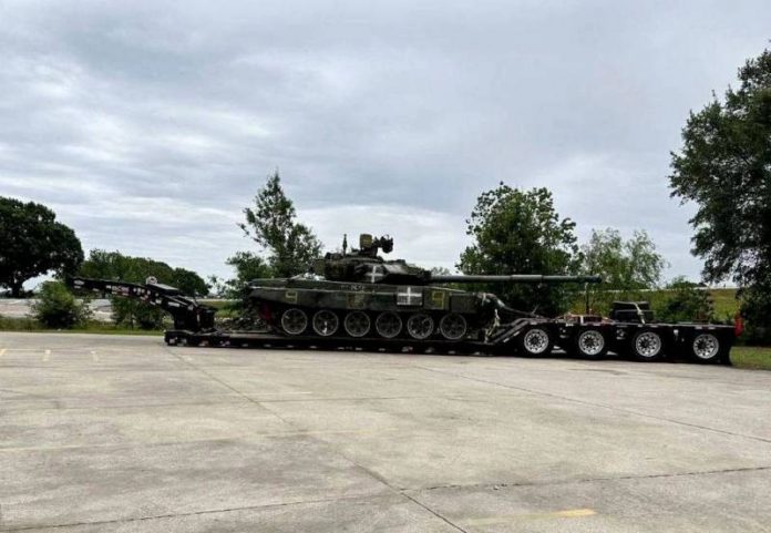 Україна передала США захоплений російський танк Т-90А