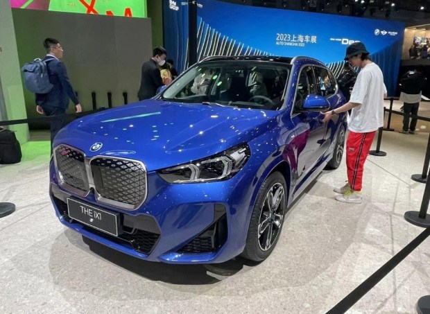 Презентовано оновлені BMW X1 та BMW iX1: як виглядають новинки