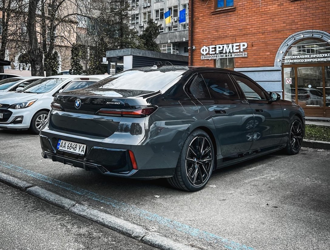 У Києві помічено електрокар BMW за 4,6 мільйона гривен