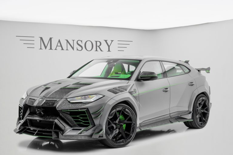 В столиці помічено яскравий тюнінгований кросовер Lamborghini Urus Mansory