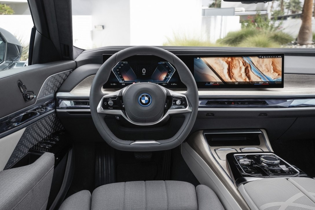 У Києві помічено електрокар BMW за 4,6 мільйона гривен