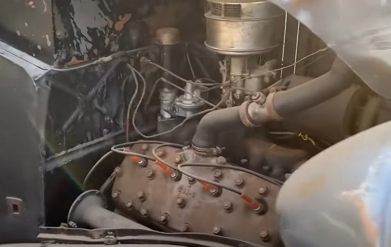 Культовий лимузин Ford 1934 року випуску знайдено в старому сараї: раритет коштує $200 000