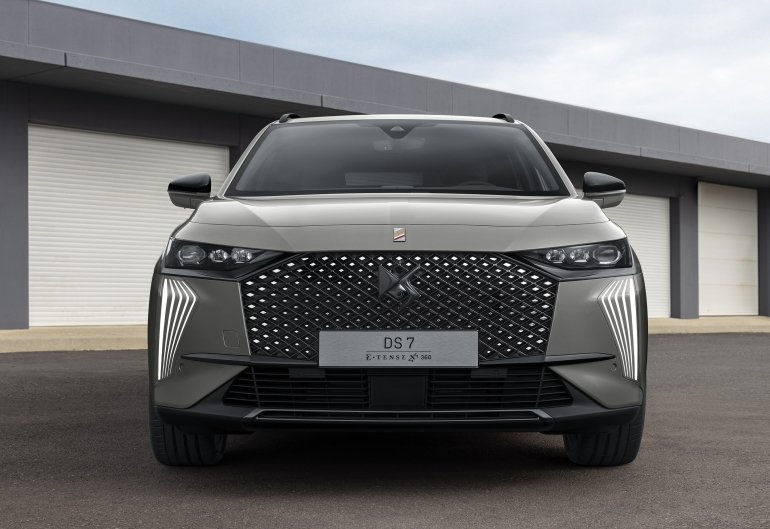 BMW, Lexus та пікап Peugeot: нові моделі, що невдовзі з'являться на авторинку України