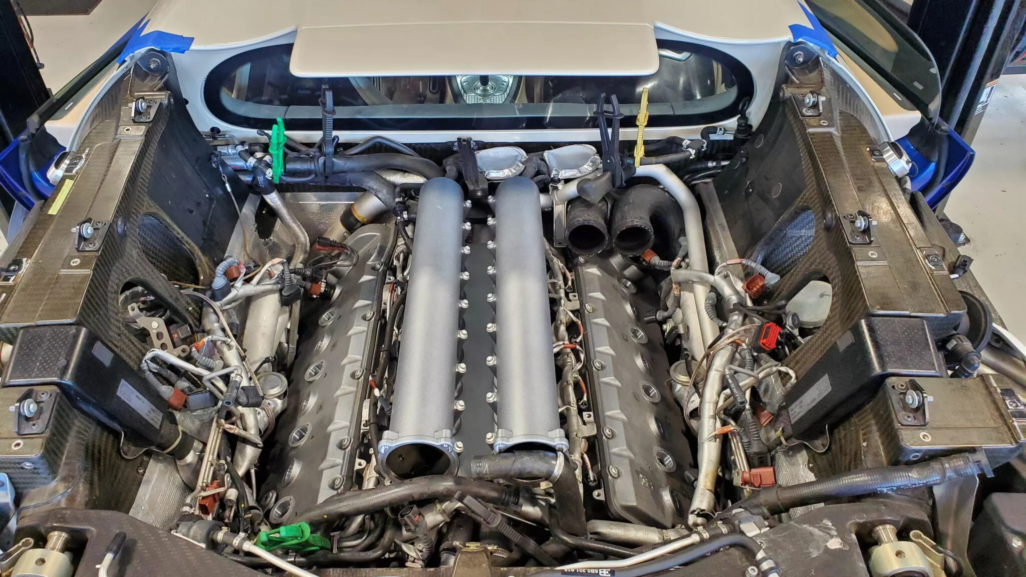 Чому заміна свічок і котушок запалювання Bugatti Veyron коштує понад 20 000 доларів