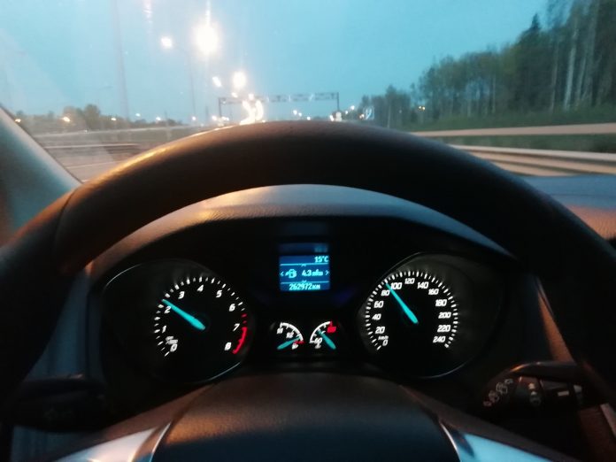Яка оптимальна швидкість для автомобіля: експерти назвали цифру