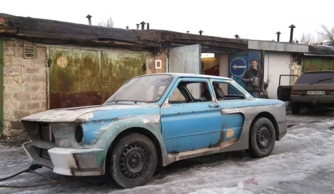 Як виглядає тюнінгований іржавий "Запорожець" з дверима, як у Lamborghini та гальмами від BMW 735i