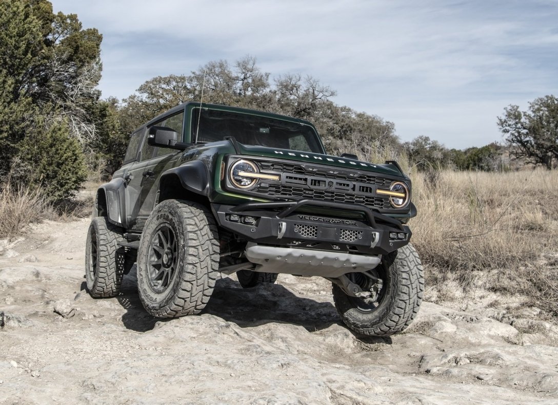Заряджений позашляховик Ford потужністю 500 сил вже в продажу