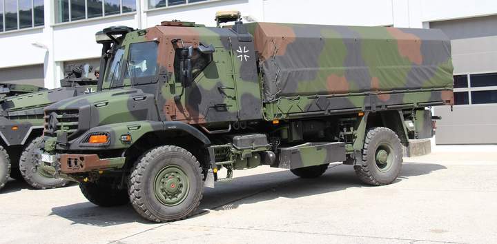 Німеччина передає ЗСУ 60 Mercedes-Benz Zetros