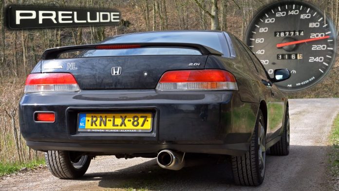 26-річна Honda з пробігом 300 000 км розігналася до 200 км/год (відео)