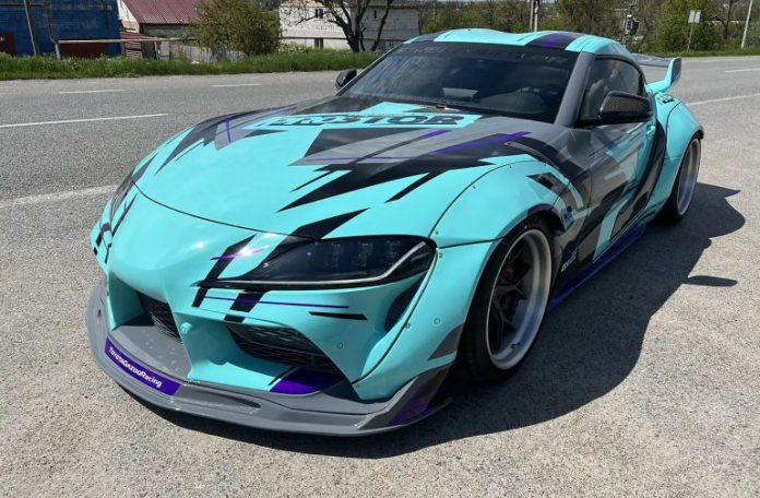 В Дніпрі продається спорткар Toyota GR Supra в унікальному кольорі