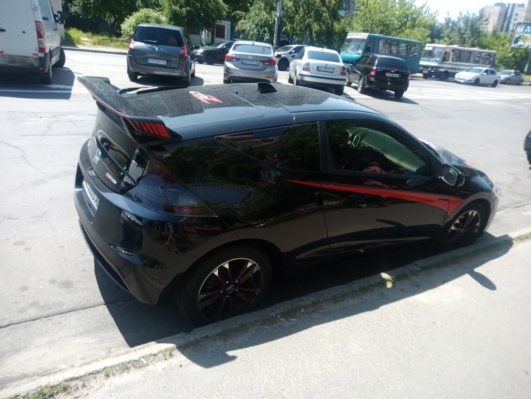Таких одиниці: в Україну привезли рідкісний Honda CR-Z Mugen