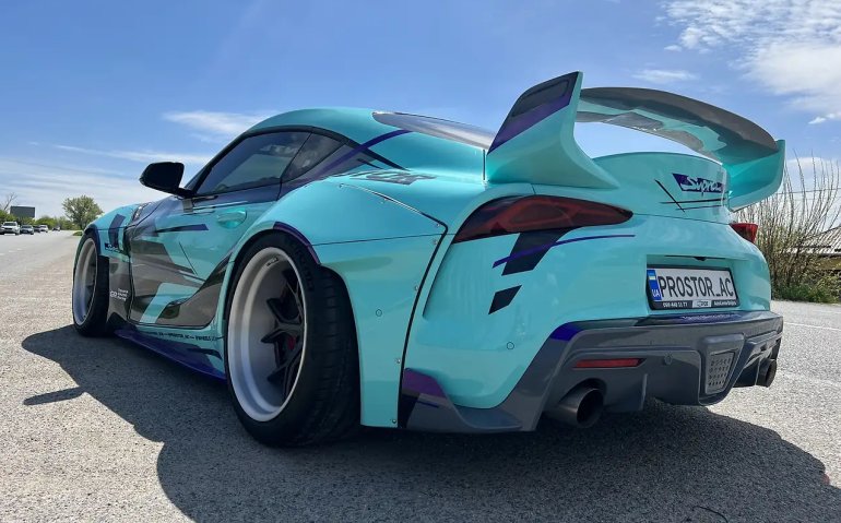 В Дніпрі продається спорткар Toyota GR Supra в унікальному кольорі