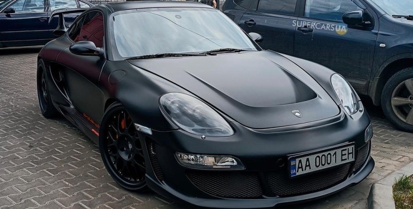 В Україну привезли тюнінгований Porsche: таких в світі одиниці