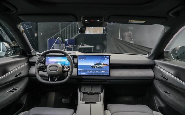 Технологічна колаборація Geely та Volvo: створено новий кросовер 