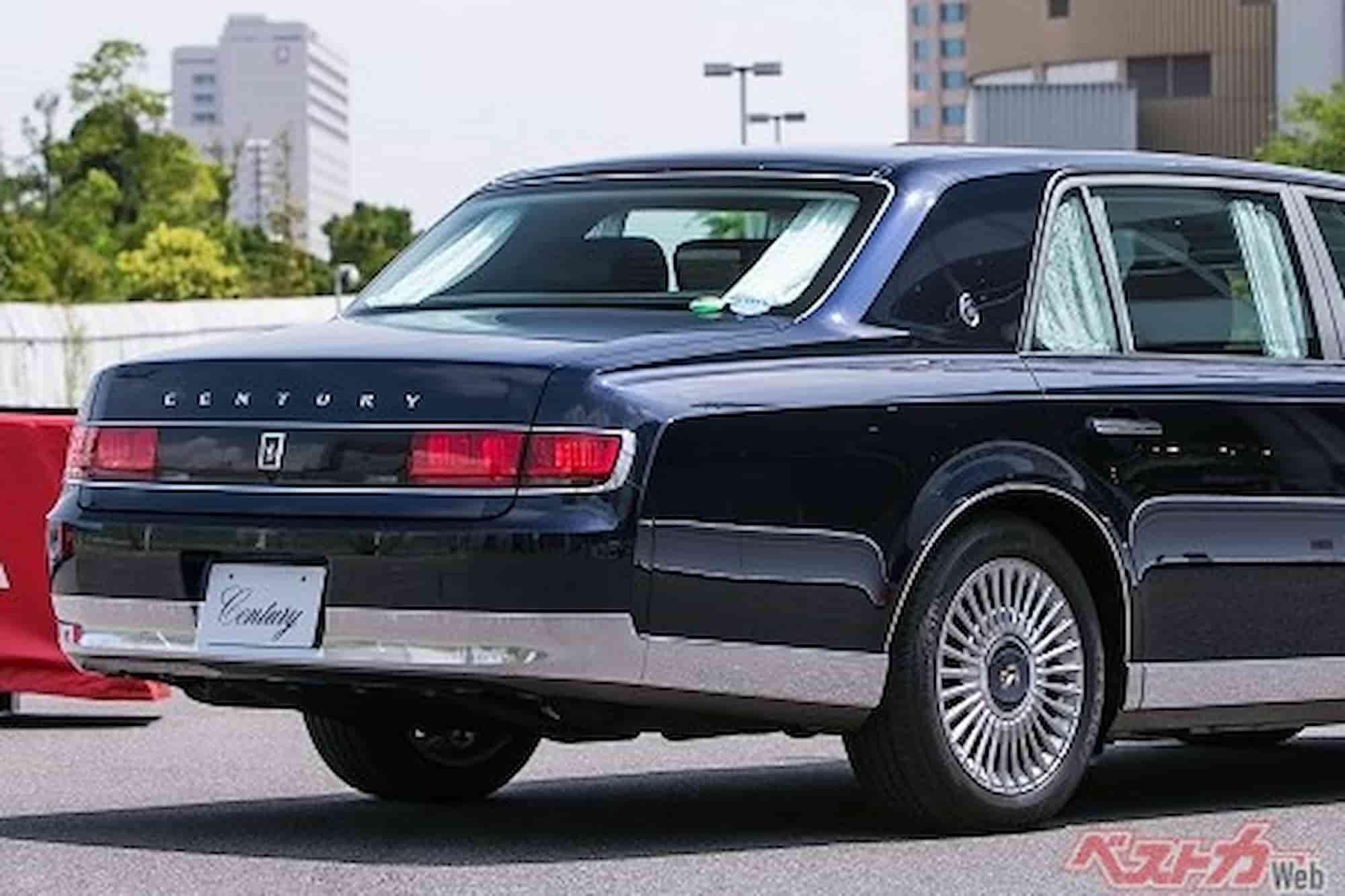 Toyota Century попереднього покоління