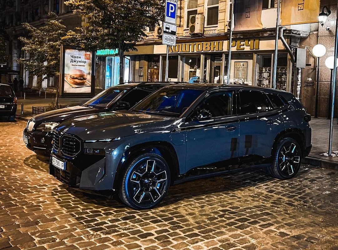 Неочікуваний дебют нового BMW XM: в Києві помічено кросовер за 7 мільйонів гривень