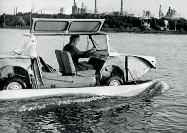 І для води, і для суші: українські майстри створили машину-амфібію