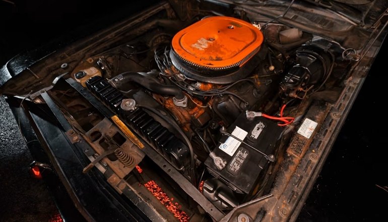 Мільйон доларів за іржавий спорткар: на аукціоні продали легендарний Dodge Challenger