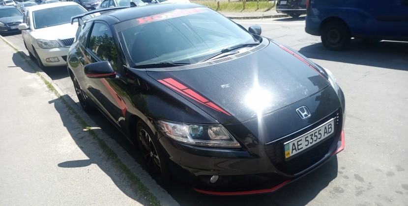 Таких одиниці: в Україну привезли рідкісний Honda CR-Z Mugen