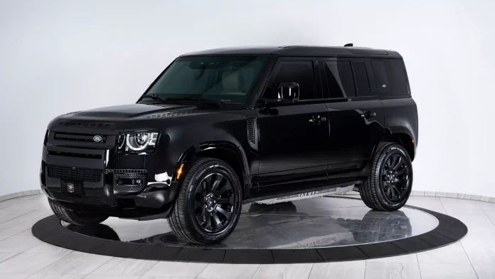 Створили Land Rover Defender, який може витримувати два вибухи річної гранати