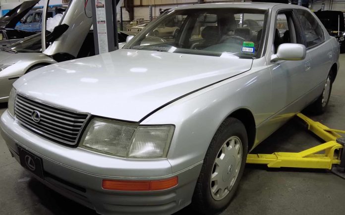 Lexus LS 400