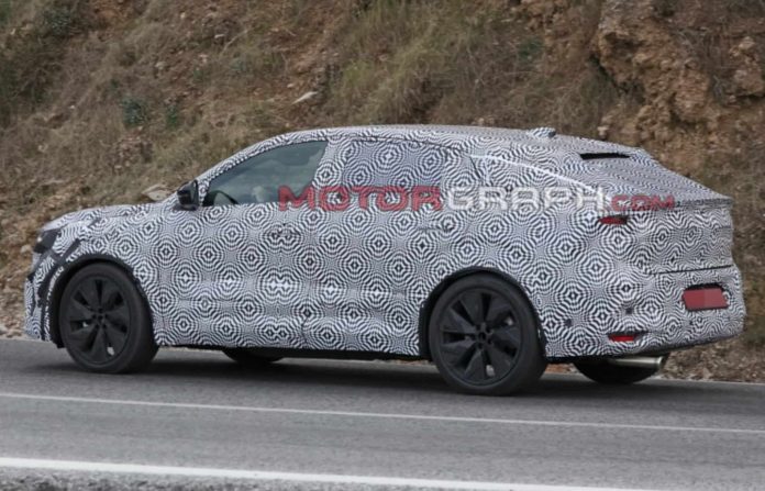 фото першого кросовера Renault, який розробляють Geely та Volvo