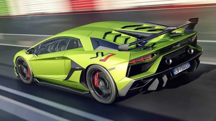 За кермом 759-сильного Lamborghini Aventador SVJ помітили 16-річного водія