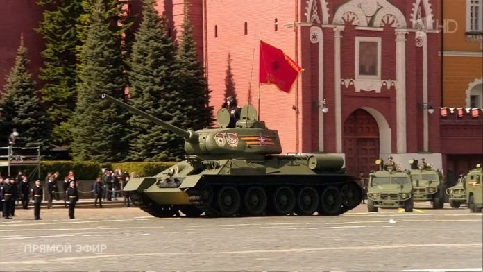 Один танк часів Другої світової війни брав участь у російському параді 9 травня