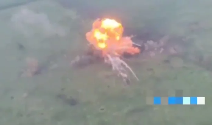 Українські військові знищили російський танк Т-54, в якому було 6 тонн вибухівки