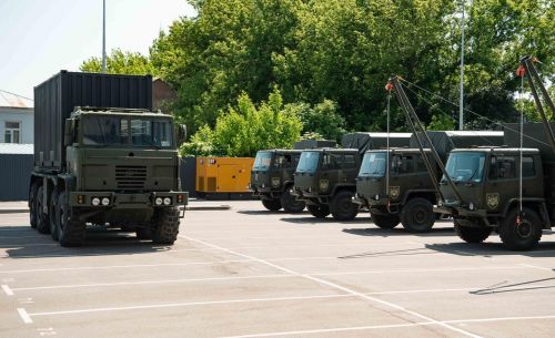 В ЗСУ з'явилися британські Foden: вантажівка, яка підіймає 18 тонн