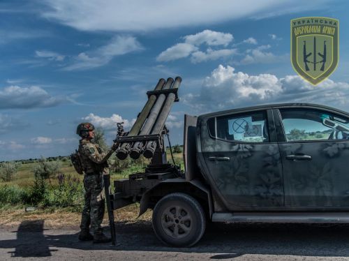 Як виглядає РСЗВ «Himars Арея» на базі Mitsubishi L200