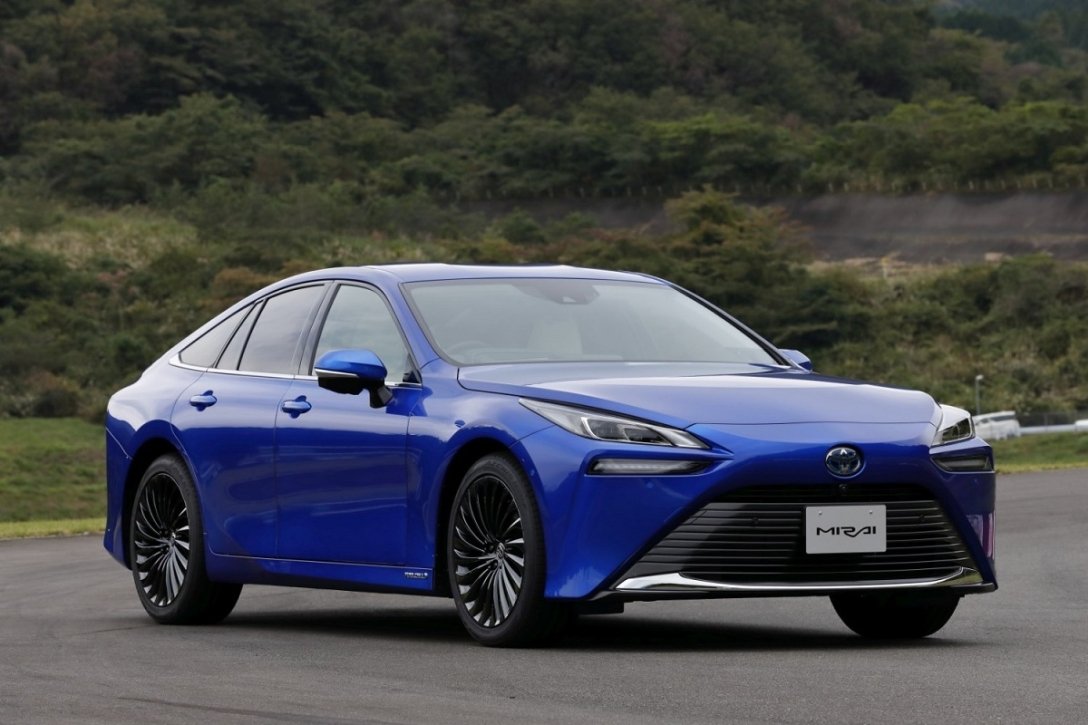 Звичних Toyota не буде вже через 10 років: компанія заявила про певні обмеження у виробництві