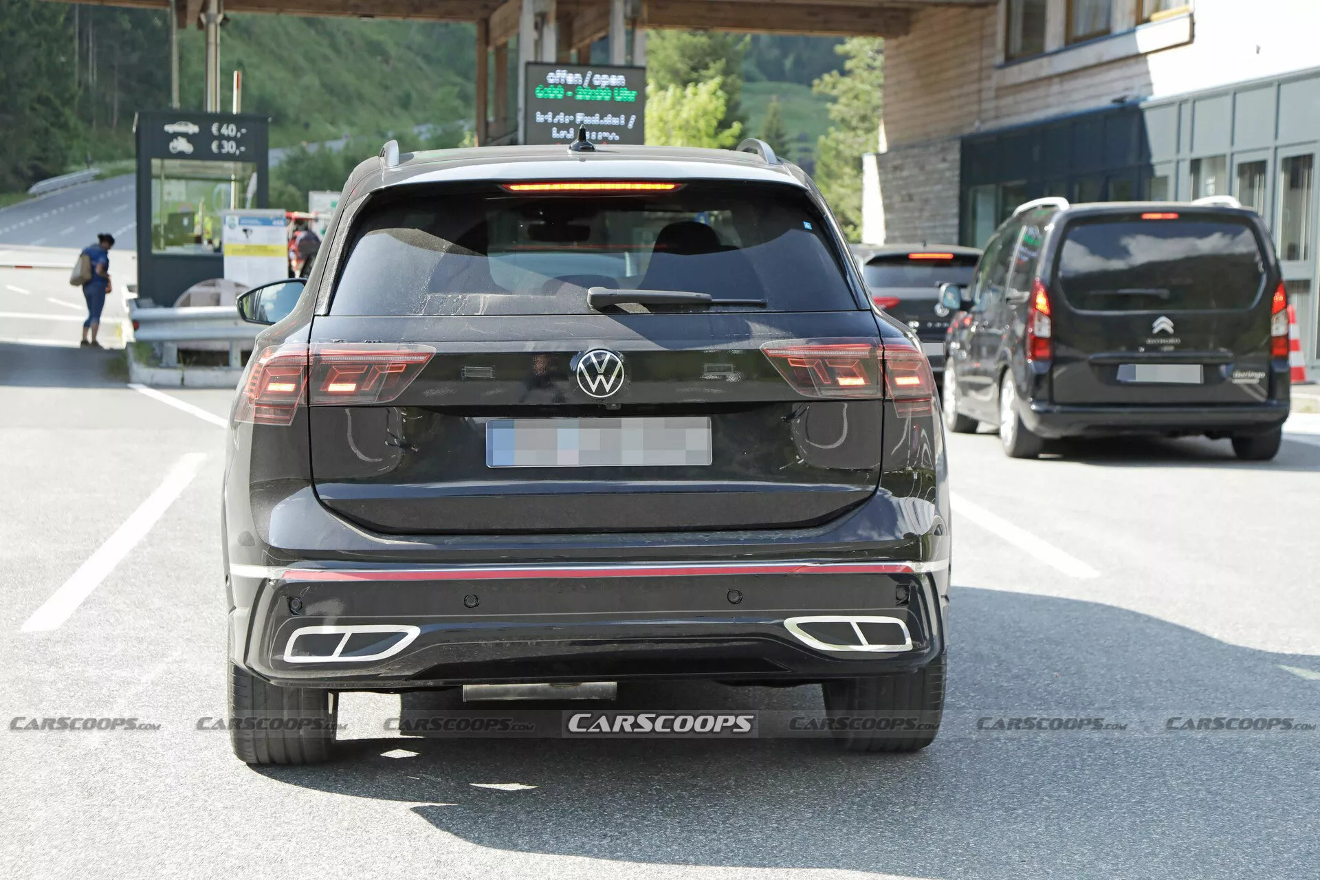 VW Tiguan R-Line