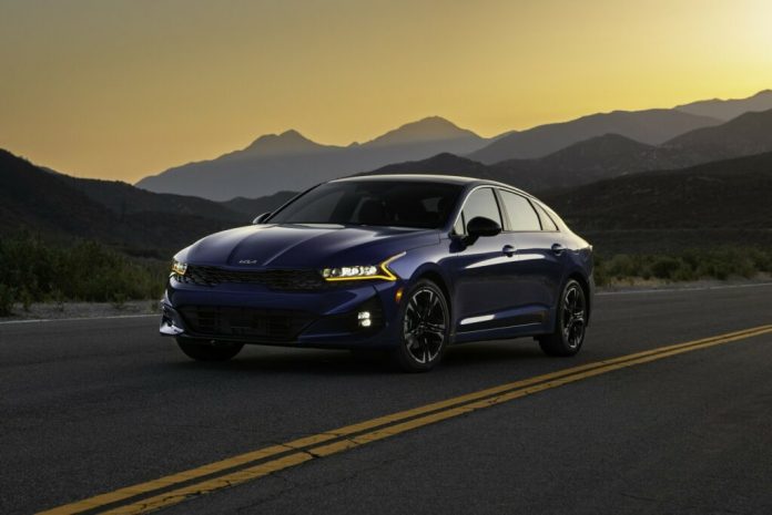 По слідах Hyundai Sonata: компанія Kia оновила модель К5