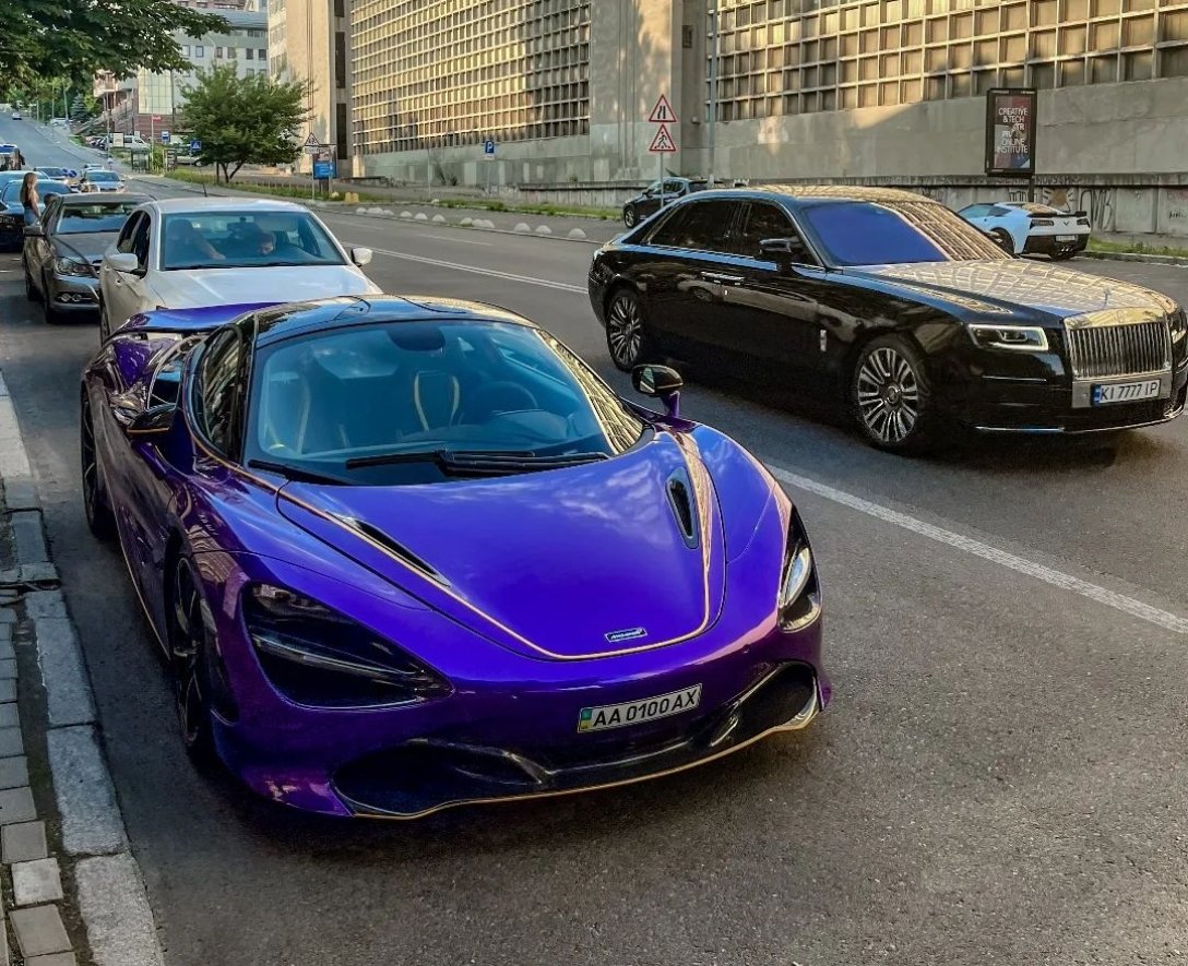 Спорткар MCLAREN 720s