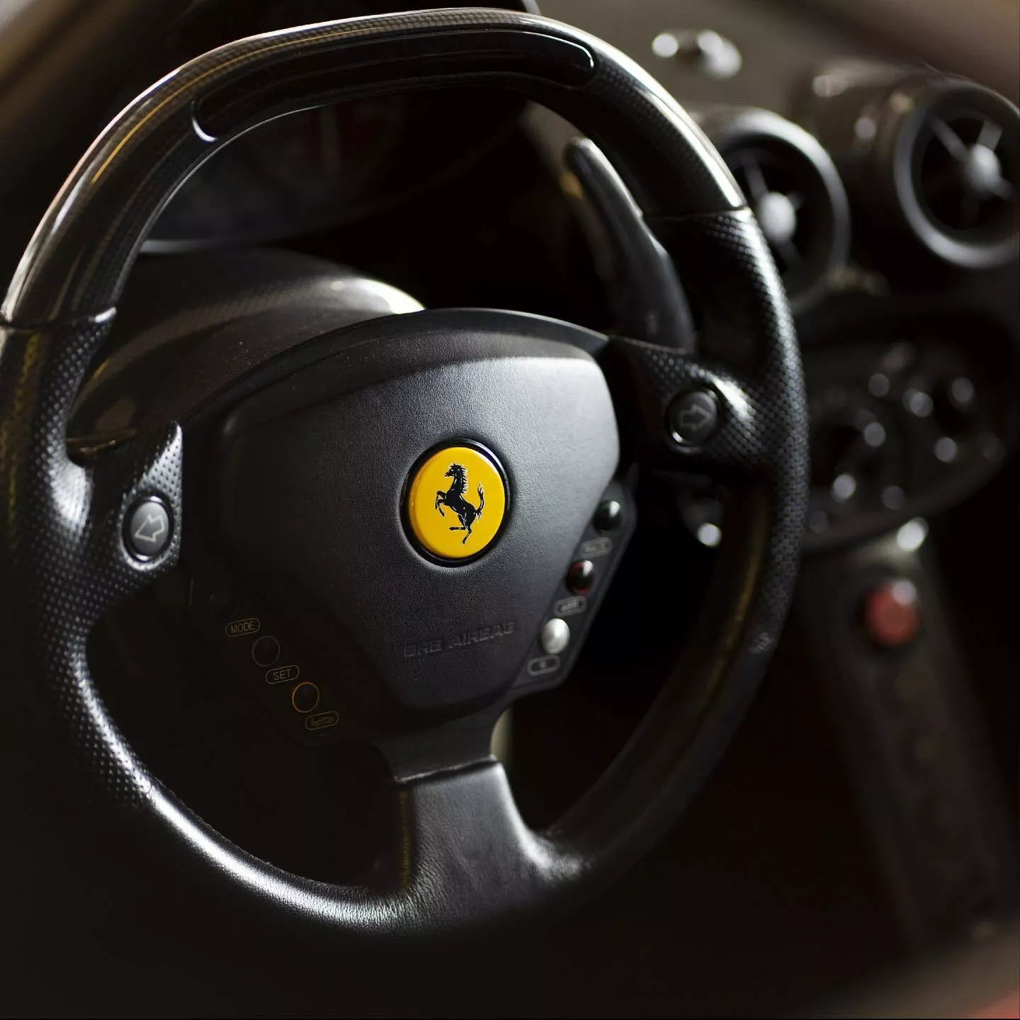 Ferrari Enzo Фернандо Алонсо продається на аукціоні за 5.3 млн доларів