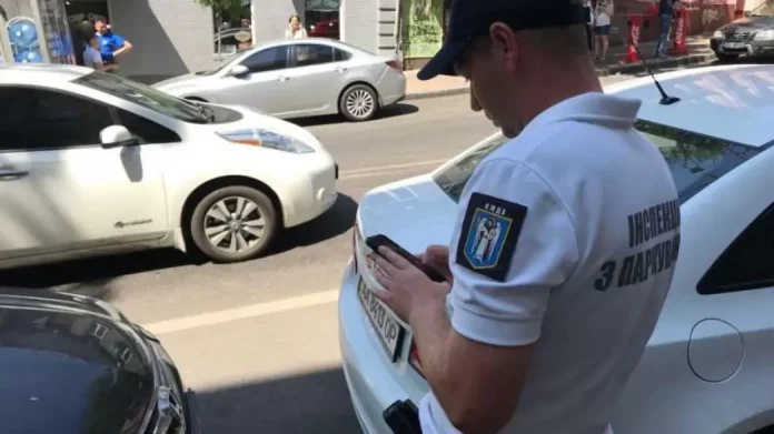 Скільки заплатить водій за неправильне паркування в столиці